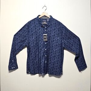 Van Heusen pattern button down shirt. NEW WITH Tag